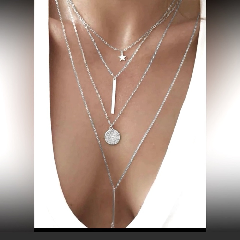 Sale! Minimalistic Silver Tone Layered Star & Bar Necklace